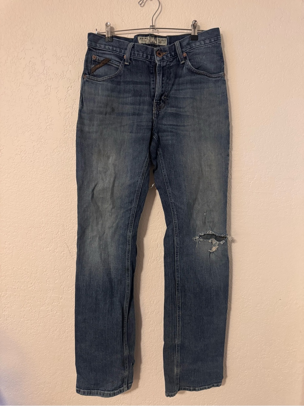 Ariat Men's Straight Indigo Washed Jeans with Knee Rip